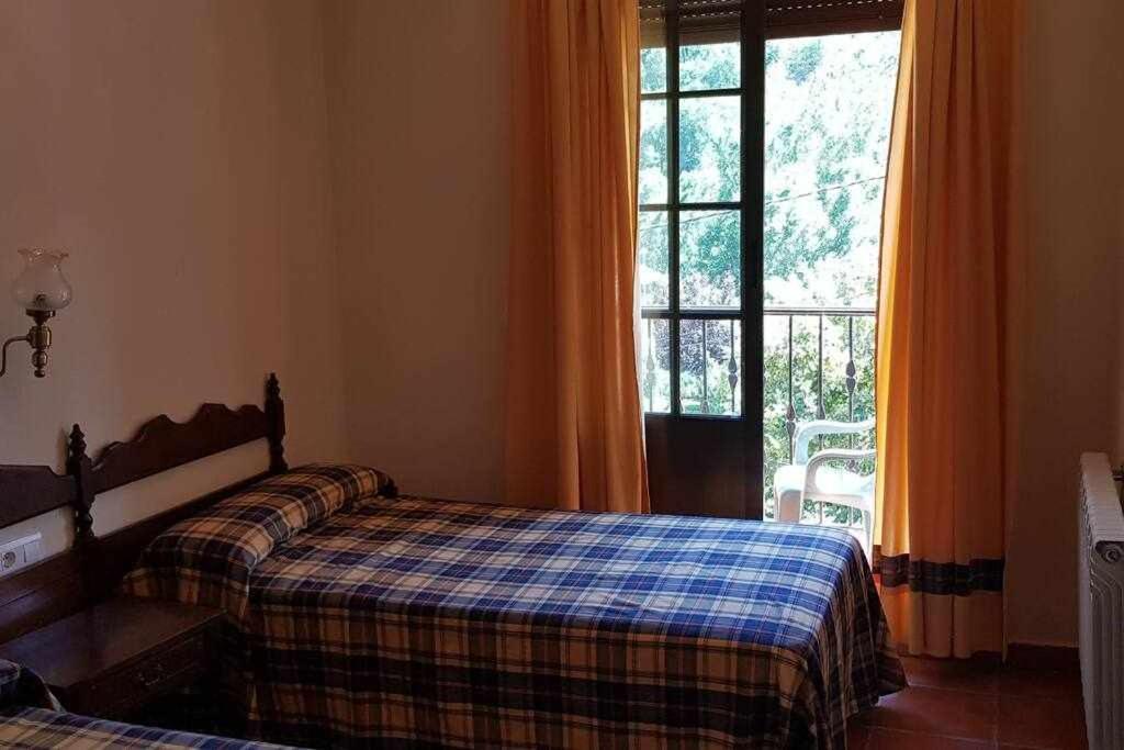 Hostal Montemayor Montemayor del Rio Ngoại thất bức ảnh